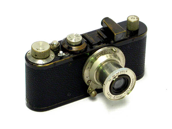 1932 Leica Standard E is similar to the Leica I C with the exception 